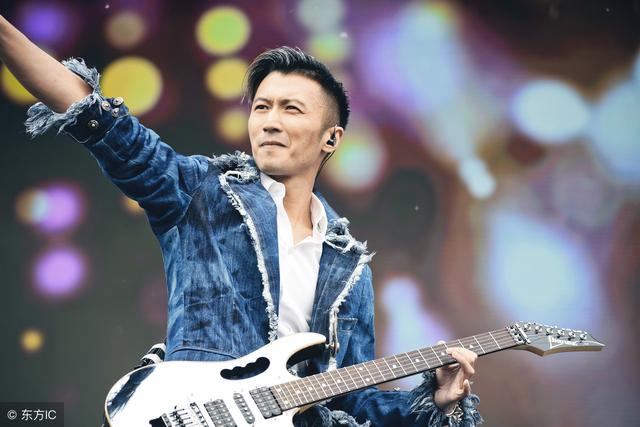 谢霆锋回应质疑:不是我不配做导师,而是你们跪