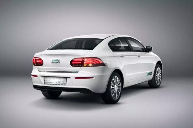 1839mm的超宽车身,450km超长续航里程,百公里电耗低至14.5kwh