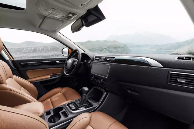 1839mm的超宽车身,450km超长续航里程,百公里电耗低至14.5kwh