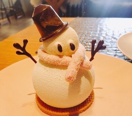 超可爱的雪人小甜品,满屏冬天的气息,要抱抱才可以吃哦!