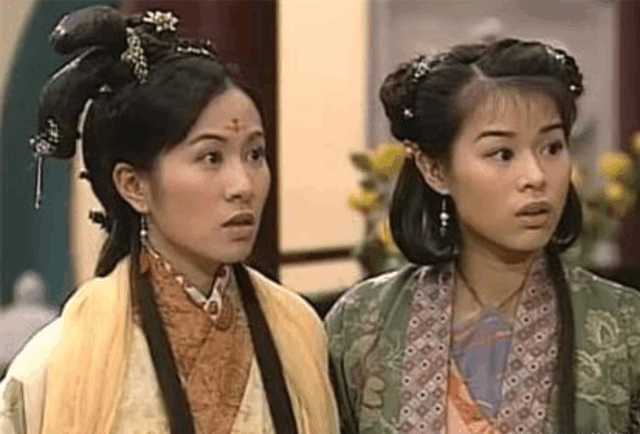 叶璇与胡杏儿合照吓人，网友：脸全僵了