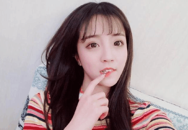 某音女主播莉哥想睡我得花三万,网友素颜这