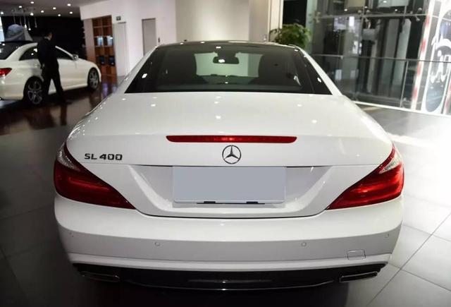 43岁女神林志玲和老爸一起跳舞险些走光,百万