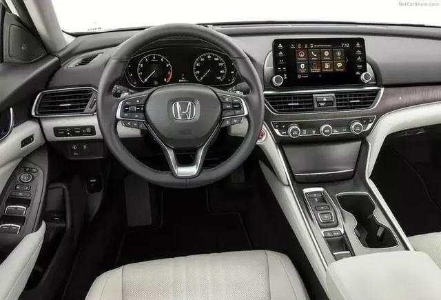 国内首批10代本田雅阁下线,颜值不输宝马,油耗