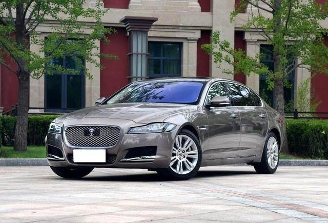 这车价值50万, 只因多写2字贬值20万, 车主都说完爆奥迪A6