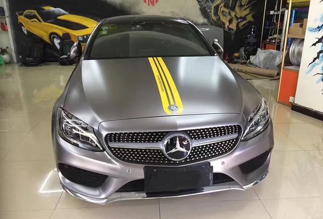 奔驰C63汽车改色贴膜电光棕灰效果图 低调奢华有内涵