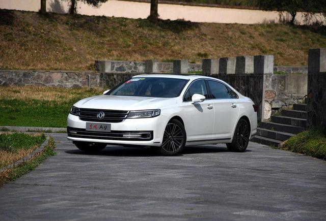 酷似凯越，比低配速腾贵2万，档次高出帕萨特，5米车身配德系外观