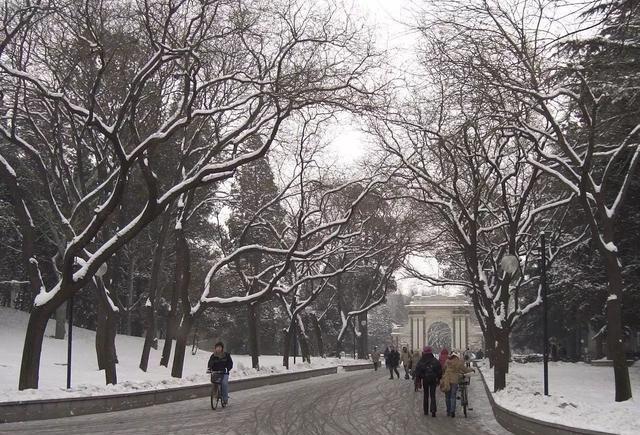 你们想考的清华，拼音为什么是Tsinghua University？