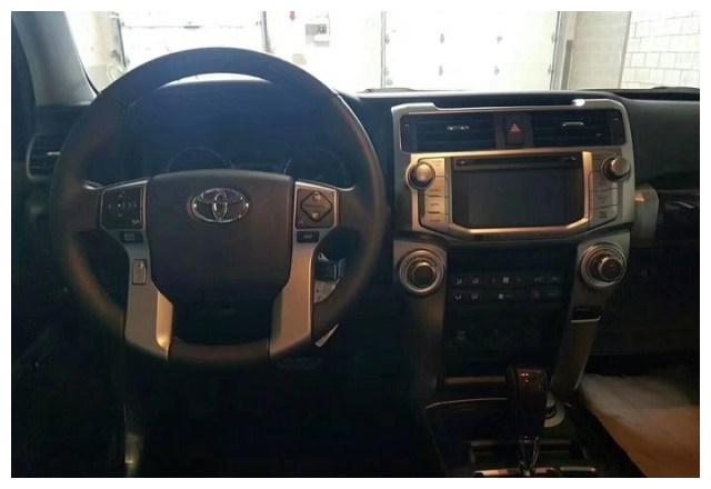 这才是男人应该开的车，搭载4.0L V6引擎，比普拉多厚道，