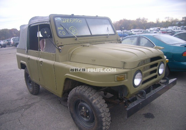 国外售价1300刀的北京吉普212,同样是212