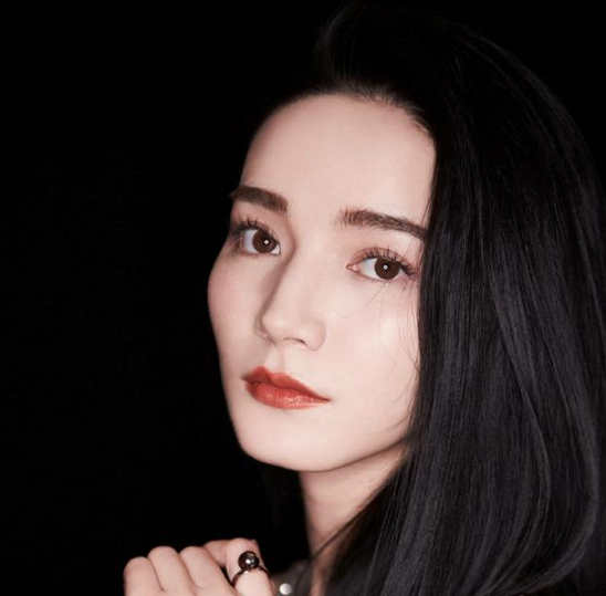 全名最长的4位女星,热巴全名9个字不算啥,最后