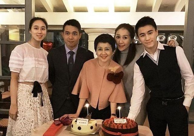 赌王何鸿燊最宠爱的女儿, 何超欣的溺爱生活曝光