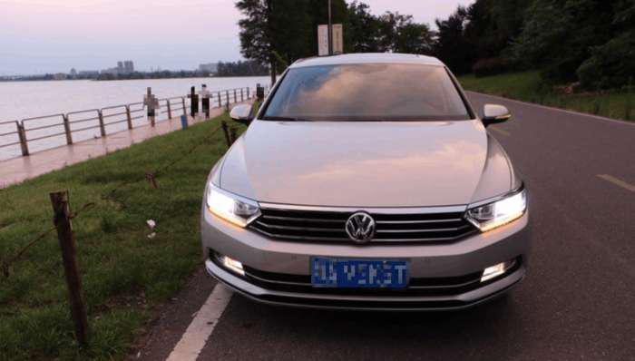 17款大众迈腾豪华版行驶2200公里, 油耗在7.5是一大优点!