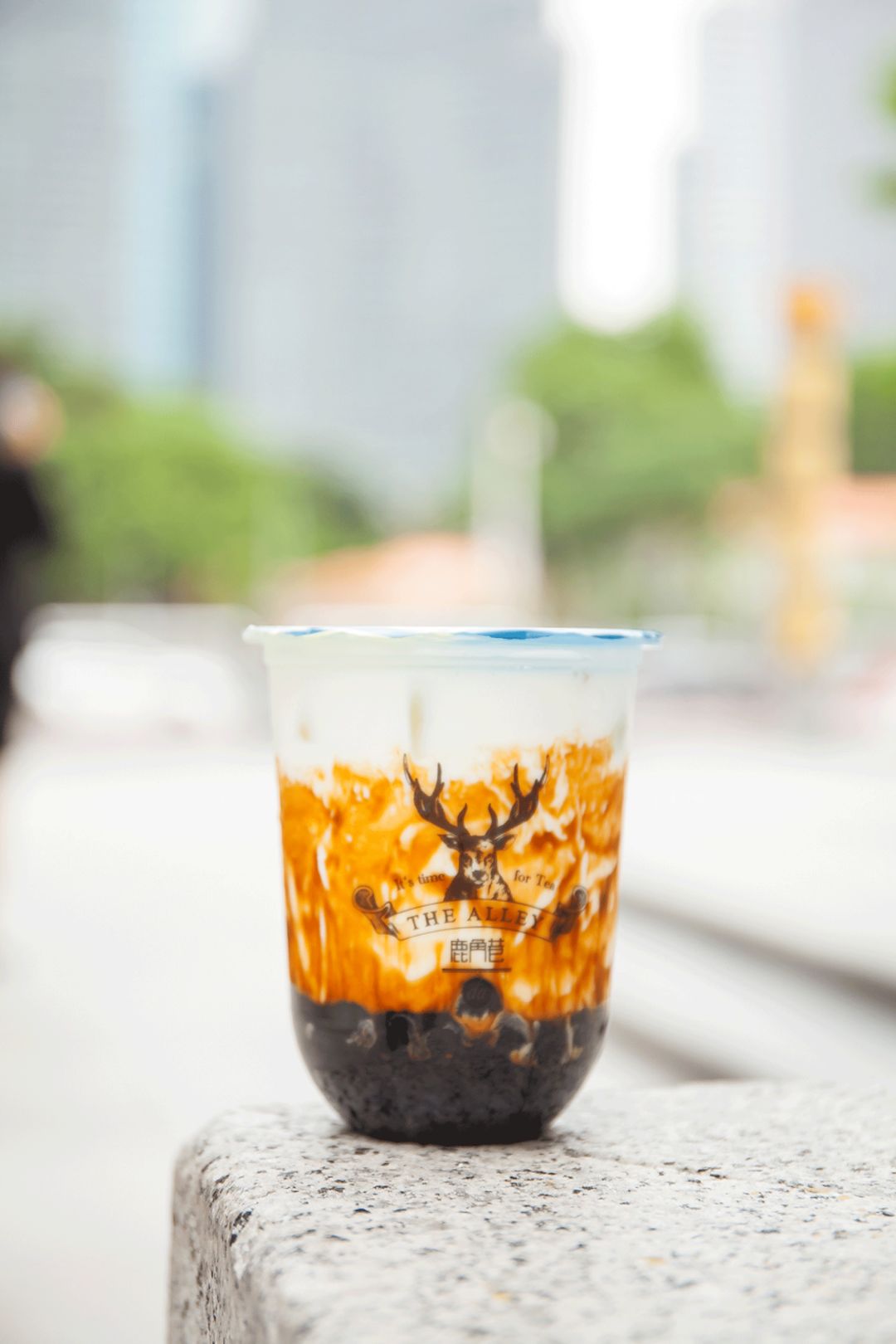 小鹿奶茶现已登陆东方宝泰