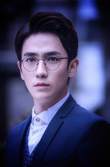 朱一龙微博感谢粉丝, 白宇声称放心了, 网友: 还