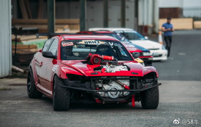 这辆Mazda RX-8的车主，一定有一颗狂躁的“心”
