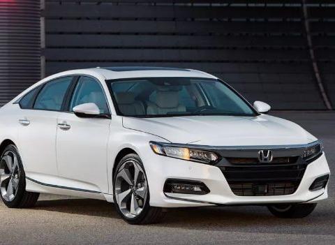 雅阁1.5T躺枪，2.0T又被阉割！怎敢匹敌凯美瑞？