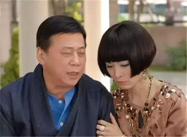 他们曾偷渡到香港,如今个个都是大咖,第三位还