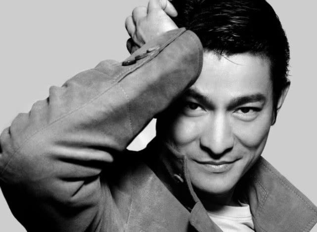 中国三位出场费最高的歌手,周杰伦排名垫底,第