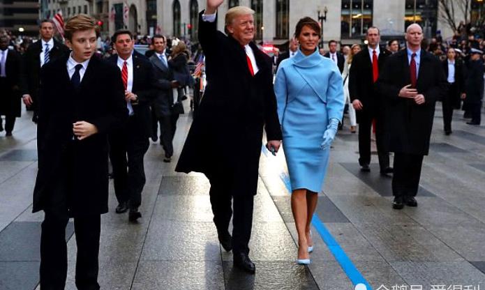 美国总统的光头保镖太神秘,全程保持一个姿势,将军:暗藏杀机