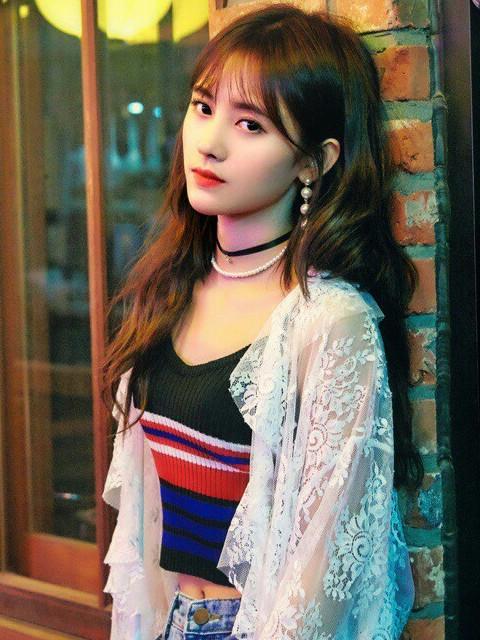 鞠婧祎最舍不得删的5张照片,图3曾是多少人的壁纸!