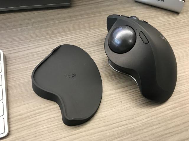 谁能用这块鼠标吃鸡我服!游戏大神来了也白扯