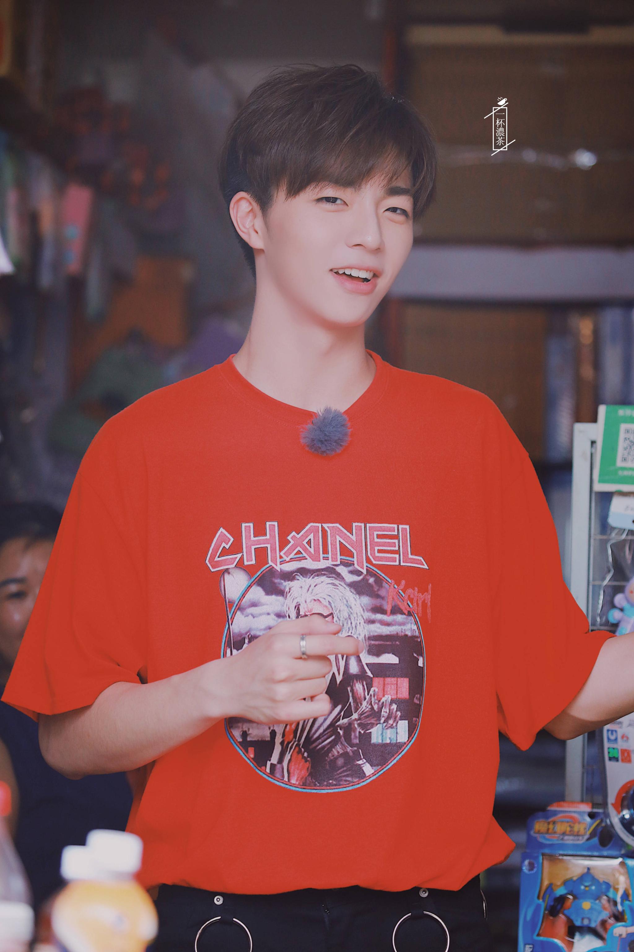 陈立农首个个人常驻综艺节目《Hi室友》官宣了