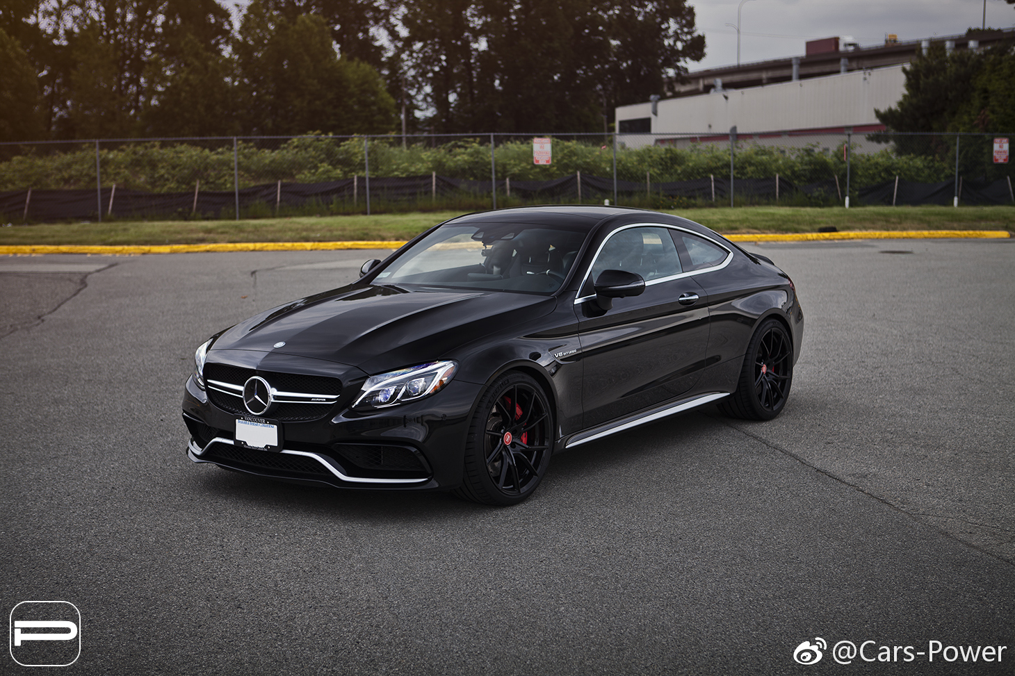 奔驰C63S AMG Coupe，全黑色帅炸。
