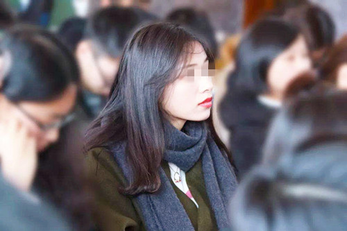 室友经常半夜打电话,我和她沟通,室友:这是我的