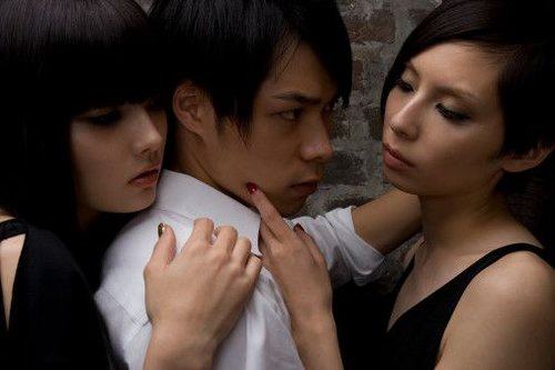 2018新婚姻法:男人养小三,送房送车,按月给钱的