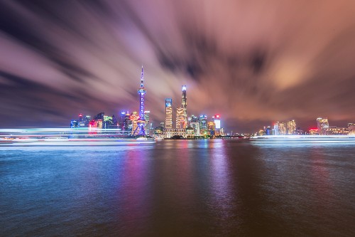 上海陆家嘴璀璨夜景,中国最美城市天际线名不