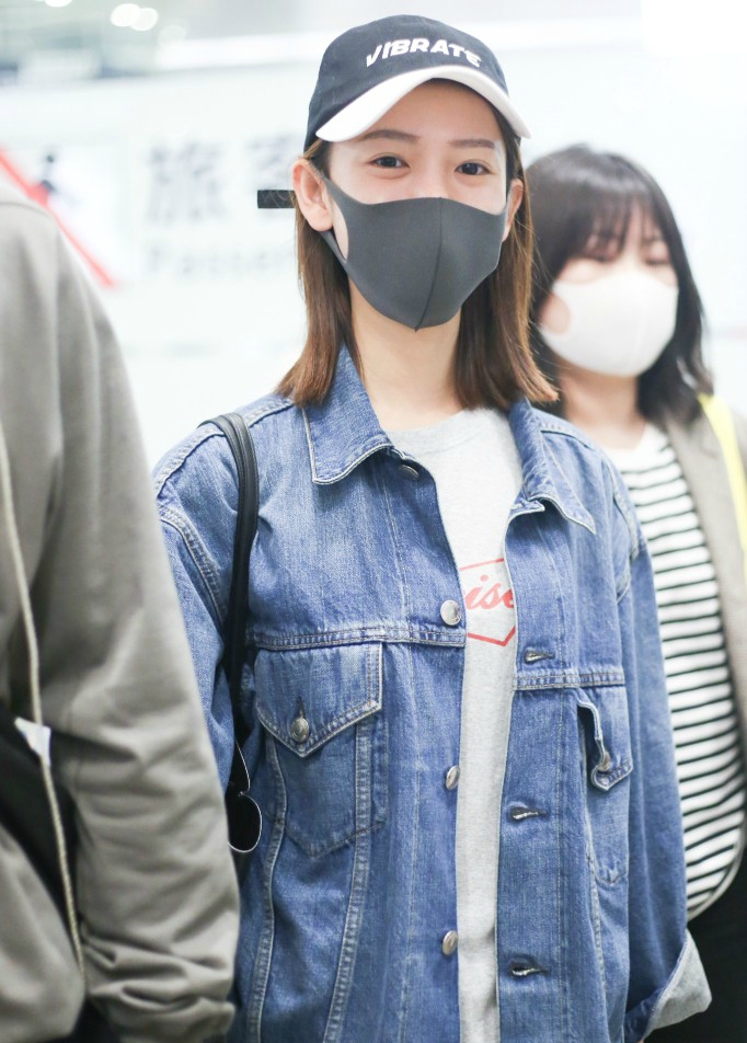 跨界歌王,韩东君现身机场,腹黑萝莉陈瑶同框