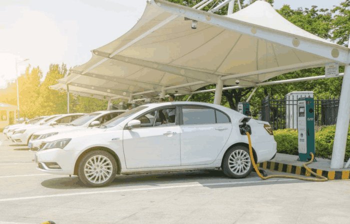 最新最全的“油价“资讯都在这里，不容错过