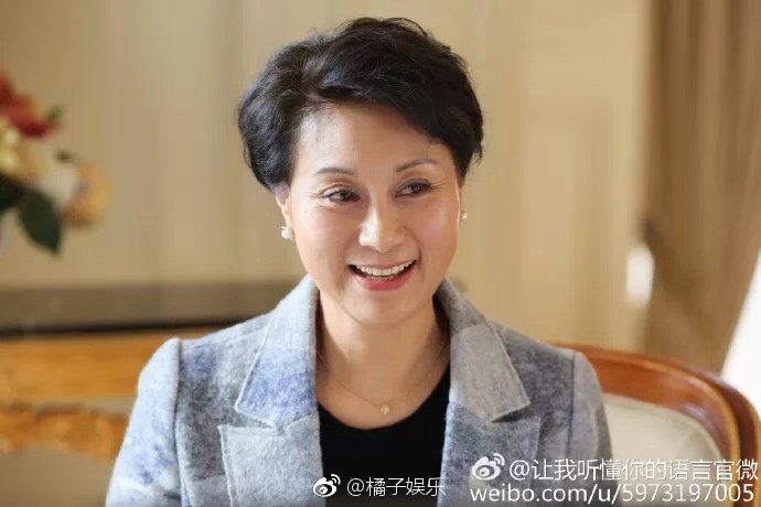 “傅文佩！你有本事抢男人你有本事开门呐