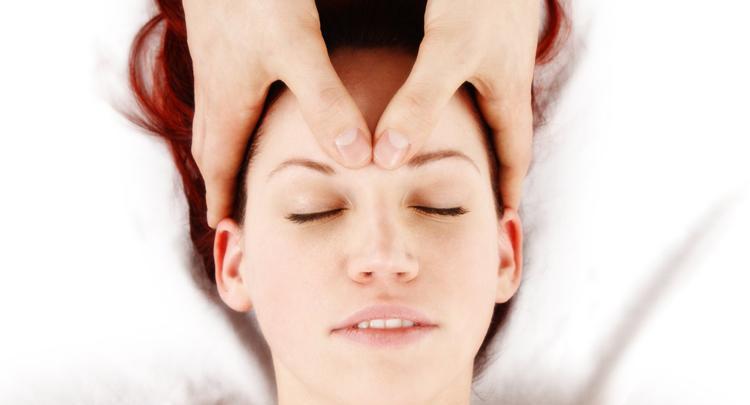 为什么睡前不喝水, 起床依然有眼袋?