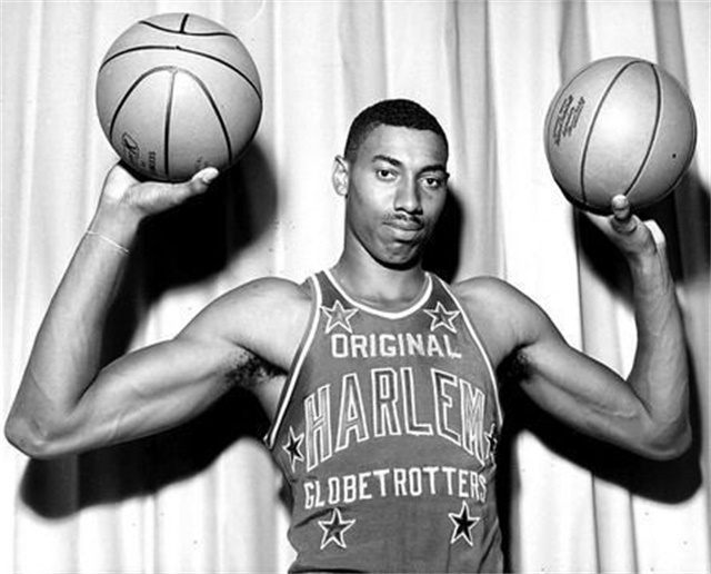 NBA季后赛篮板榜奥尼尔仅第4,排在他前面的3