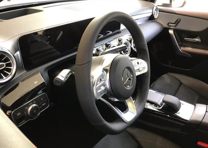 全新奔驰A200到店实拍,内饰大屏相当炫,售价将