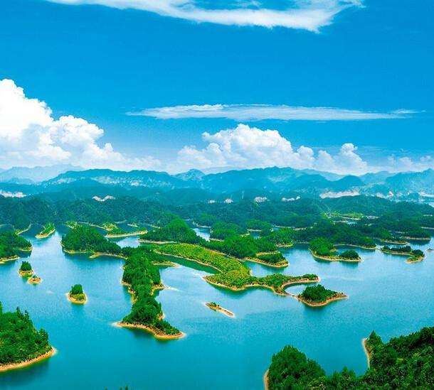 家喻户晓的广告词“农夫山泉, 有点甜”