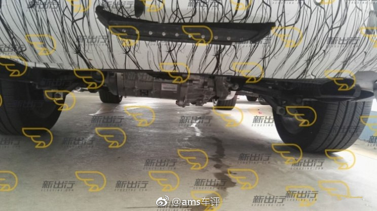 日前，有国内媒体曝光了一组全新一代比亚迪唐纯电版谍照图