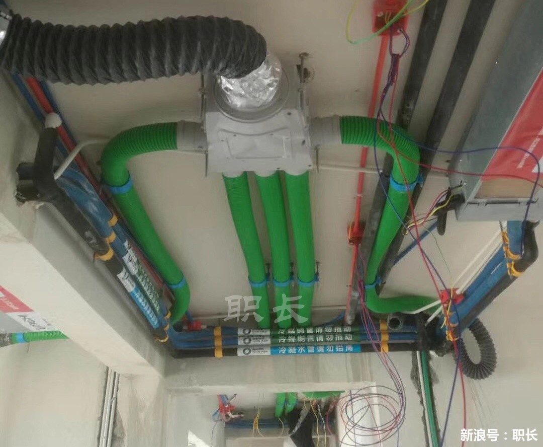 日本安装中央空调时,从不在横梁上钻孔,这样装