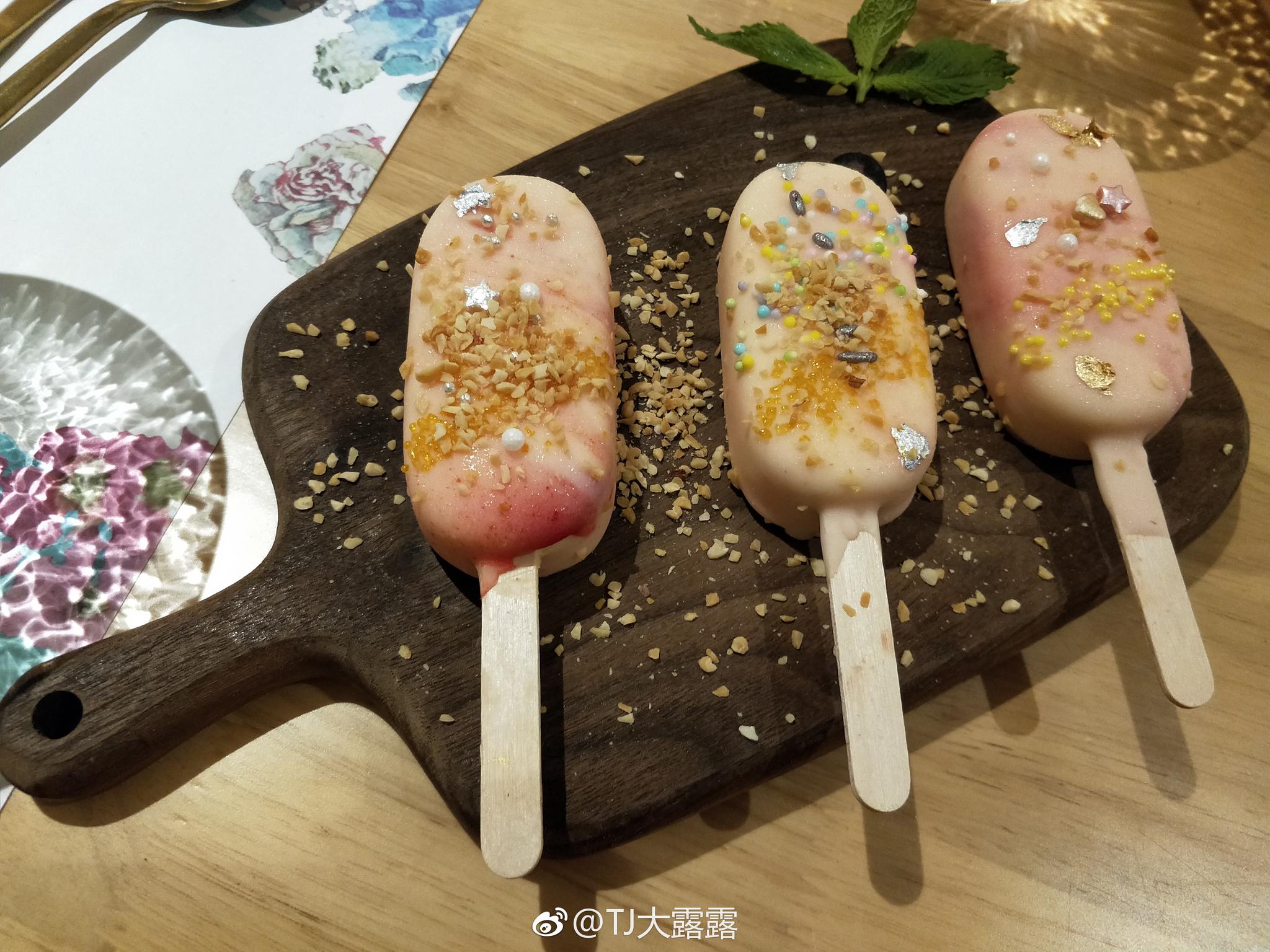 “云杉·木槿”餐厅和菜品的名字都起的让人那么动心^o^为你变色的蓝