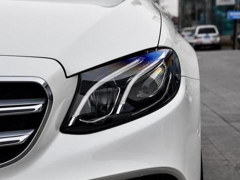 美国卖得最好的豪车 d882-fyshfup8844471.jpg