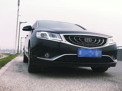 买朗逸后悔了，这款B级车比凯美瑞大一圈，1.8T配6AT，仅11万