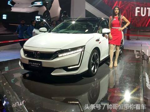 新款本田轿跑来临，与自家思域竞争，外观变得越来越有科技感！