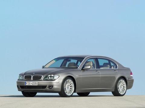 史上最成功的第四代宝马7系！曾力压奔驰S级，现在看依然惊艳