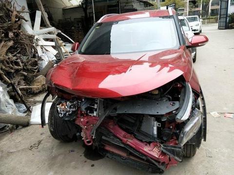 ​宝骏510：车子撞报废，气囊却安然无恙！日系车却又背锅了！