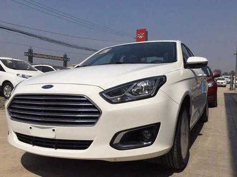 百年福特毁于长安？但这款长安福特特供中国的三厢车表现很不错