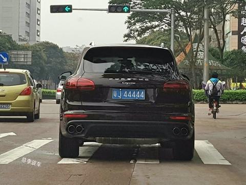 四辆车都用过粤J44444，网友：这是多胞胎，根本分不清谁是真的