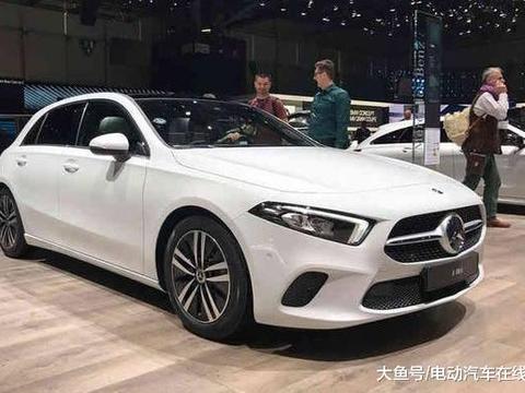奔驰A级车在车展问世, 全新外观大气奢华, 引擎两款供你选择