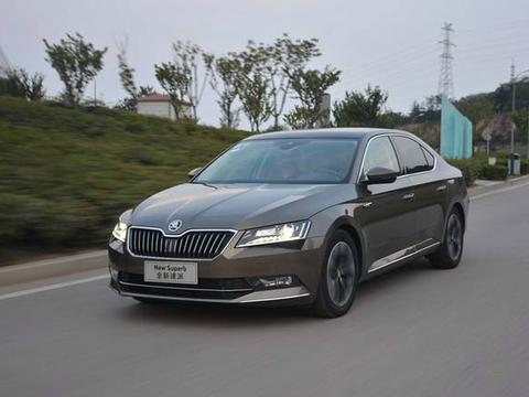 大众迈腾帕萨特三弟，这车才顶配21，5万，技术不比它俩差